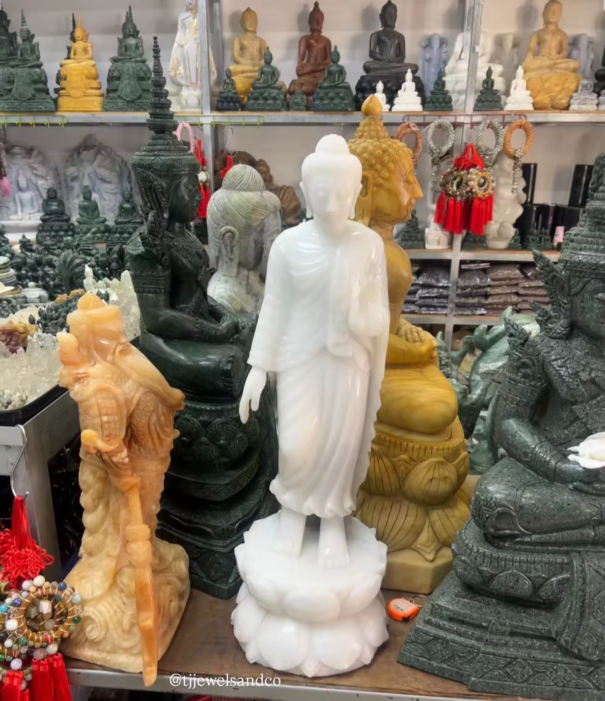 แกะสลัก พระพุทธรูปปางประทานพร หินขาวพม่า Standing Buddha – Blessing Pose (White Stone) ความสูง 26นิ้ว ความกว้าง 8นิ้ว