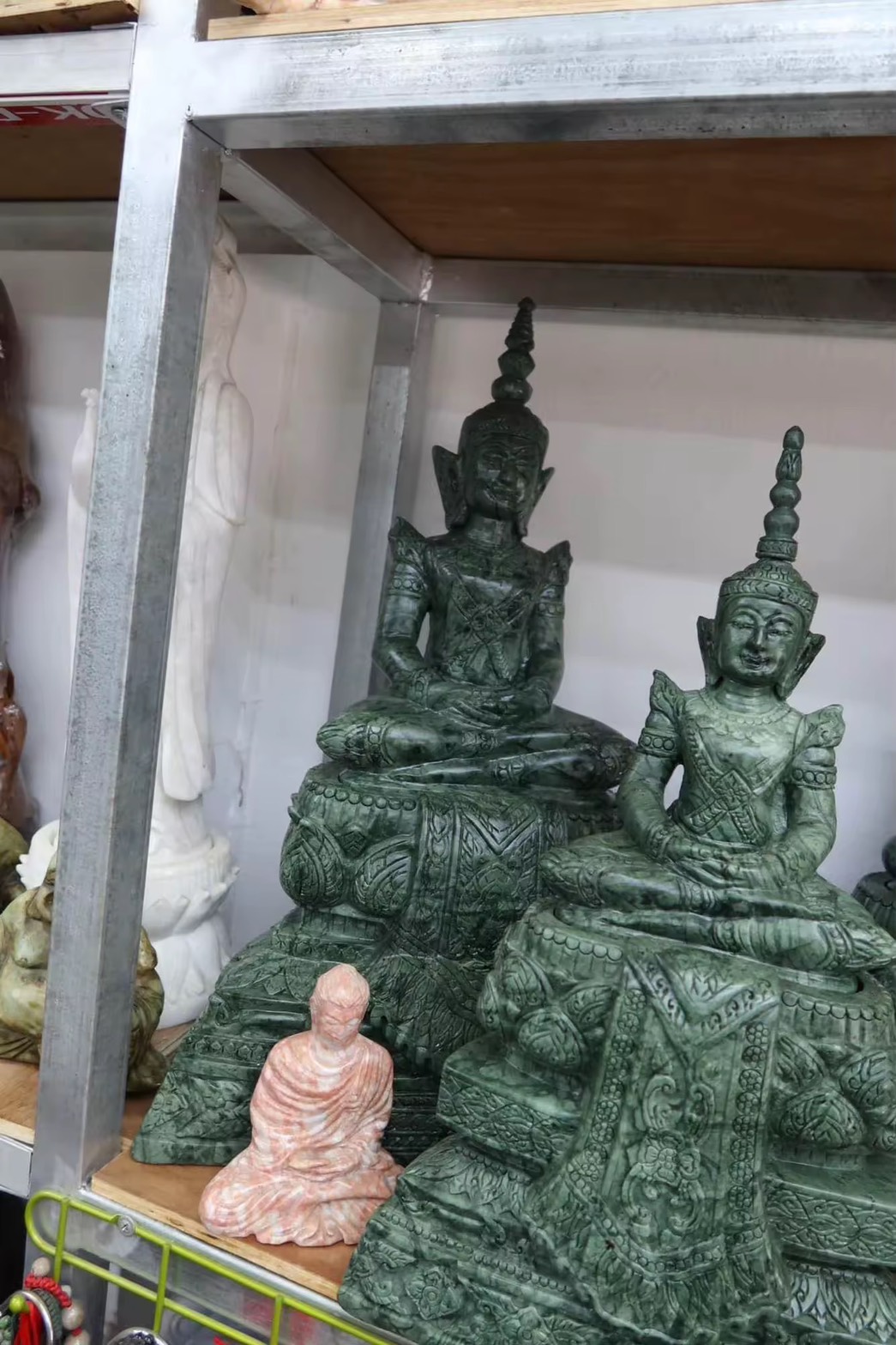 พระแก้วมรกต ทรงเครื่อง หน้าตัก7นิ้ว หินเขียวอินเดียพร้อมฐานสูง