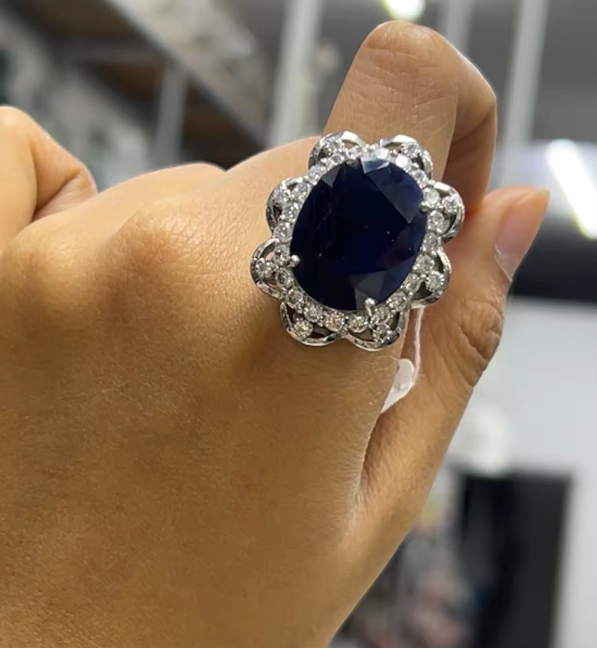 แหวนไพลิน แอฟริกา ล้อมเพชรcz ตัวเรือนเงินแท้