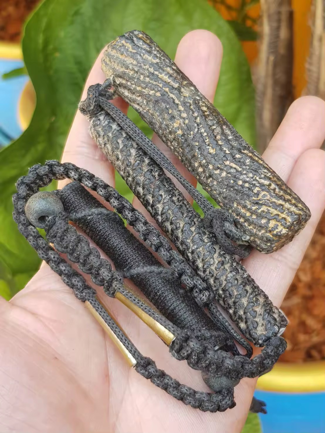 ตะกรุด 1 เส้น 3 ดอก (สภาพเก่า ไม่ทราบที่)