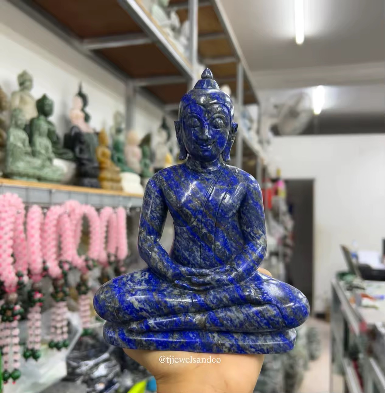 แกะสลักพระแก้วเศียรโล้น หน้าตัก5นิ้ว หินลาพีส