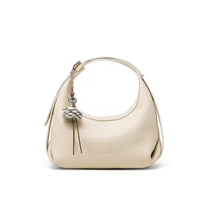 La Festin | กระเป๋าสะพายข้างทรงพระจันทร์เสี้ยวหนังแท้ สีขาว